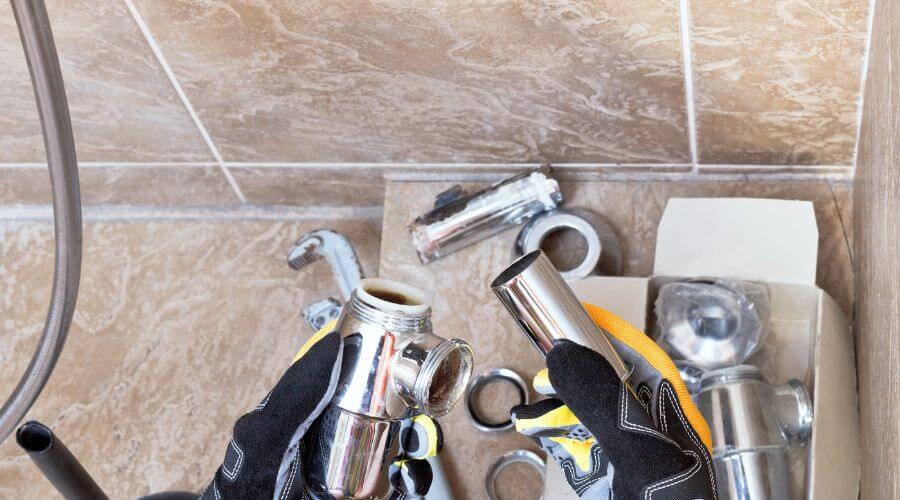Professional gutter cleaning in Whiteoak, MO